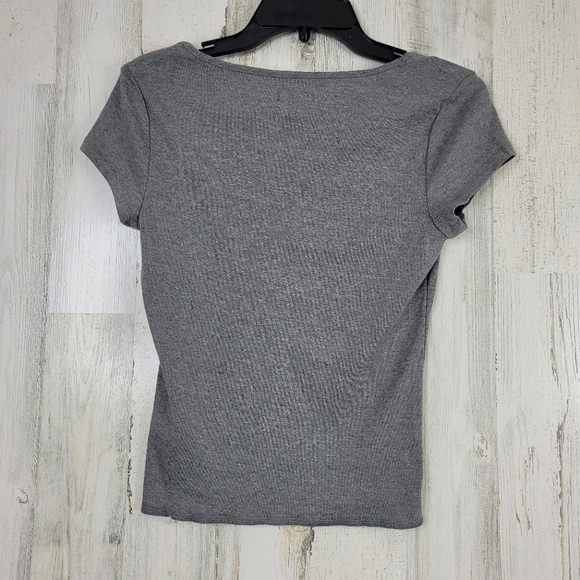 3/$15 Wild Fable V Neck Gray Basic T Shirt M - Picture 5 of 5